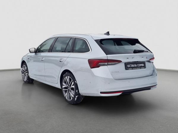 Skoda Octavia Combi 2.0 TDI DSG Tour Pano AHK