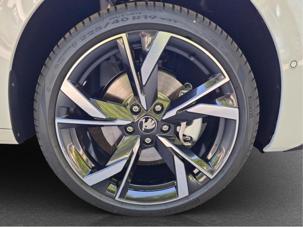 Skoda Octavia Combi Sportline 2.0 TDI DSG AHK Winter