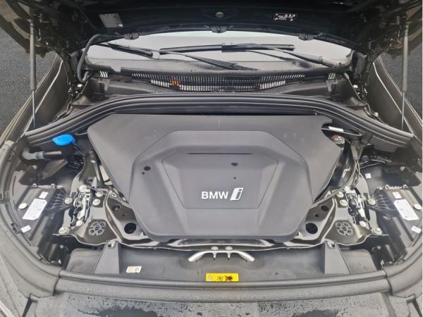 BMW iX1 xDrive30 M Sportpaket , 5-türig (Strom)