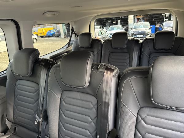 Ford Tourneo 320 L1 Titanium X 170PS Allrad Automatik 🚀Sofort Verfügbar🚀