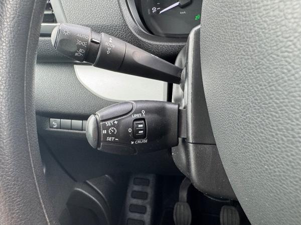 Opel Vivaro Kasten 2.0 D (L2) Klima+PDC