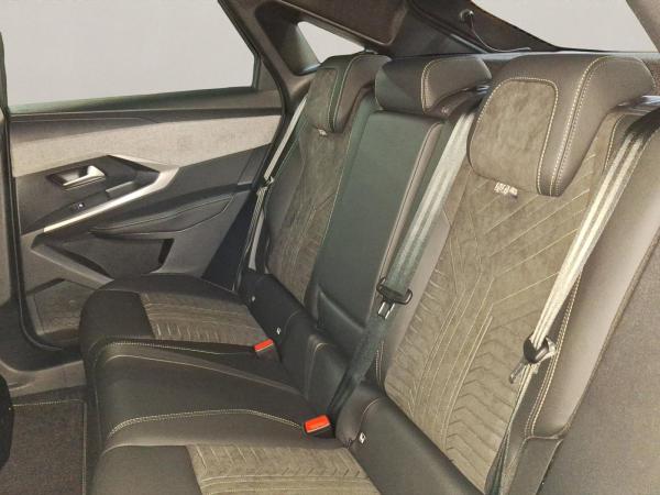 Peugeot 3008 1.2 145 GT ACC+Alcantara+LED+Navi+SHZ+Kam.