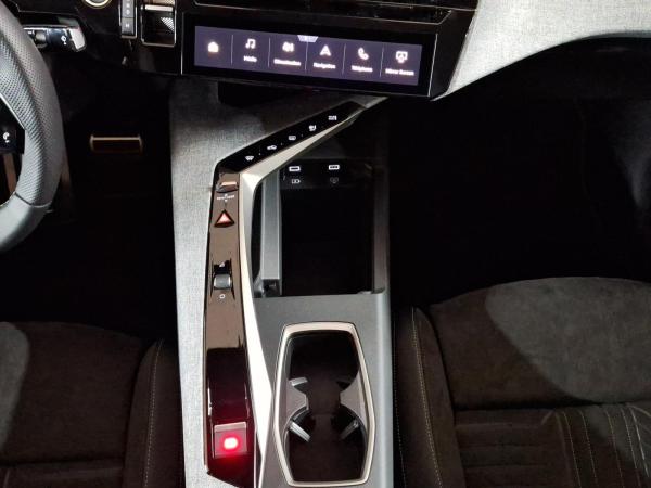 Peugeot 3008 1.2 145 GT ACC+Alcantara+LED+Navi+SHZ+Kam.