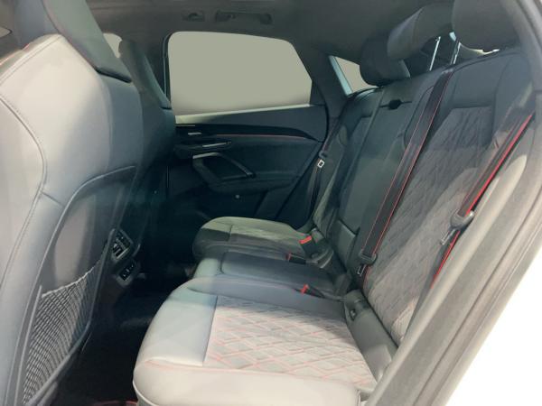 Audi SQ5 Sportback Pano/Luftf./HuD/STHZ/AHK/360°/21Zoll