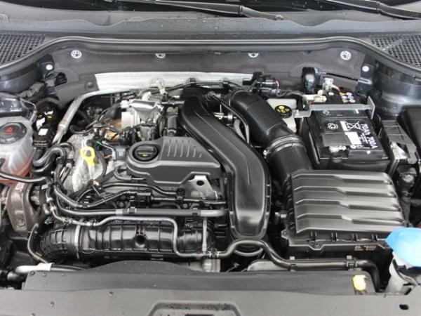 Skoda Karoq Sportline 1.5 TSI DSG +NAVI+MATRIX+APP+ACC