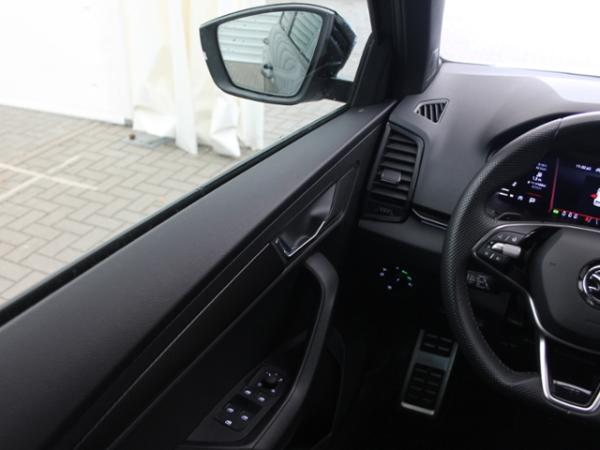 Skoda Karoq Sportline 1.5 TSI DSG +NAVI+MATRIX+APP+ACC