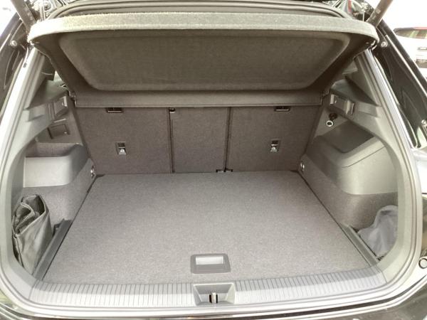 Volkswagen Tiguan R-Line *SOFORT VERFÜGBAR!* 1,5 l eTSI OPF 110 kW (150 PS) 7-Gang-Doppelkupplungsgetriebe DSG