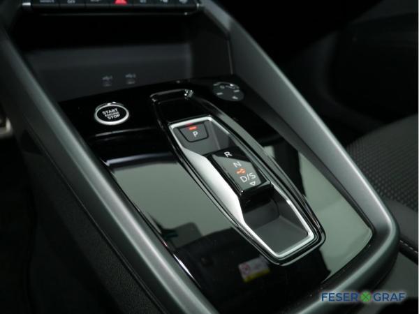 Audi A3 Sportback S line 40 TFSI e S tronic ACC LM18