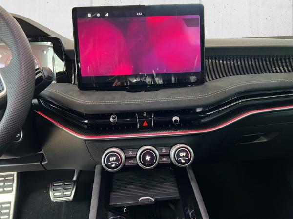 Skoda Superb Combi Sportline 2.0 TDI 4x4 🗓️ MÄRZ-KNALLER für Gewerbekunden 🎉 Skoda Superb Combi Sportline 2.0 TDI 4x4 🗓️ MÄRZ-KNALLER für Gewerbekunden 🎉