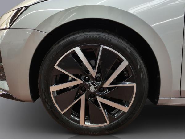 Skoda Octavia Combi Sportline 2.0 TDI DSG AHK NAVI LED