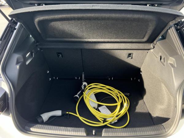 Volkswagen ID.3 Pure Performance Ganzjahresreifen+NAVI+LED