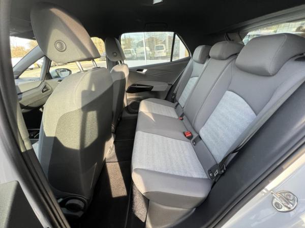 Volkswagen ID.3 Pure Performance Ganzjahresreifen+NAVI+LED