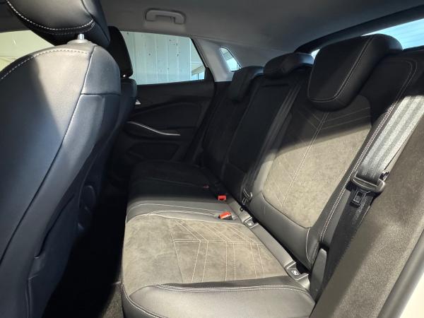 Opel Grandland 1.5 D ACC+Alcantara+LED+Navi+SHZ+Kam.