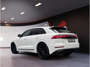 Audi Q8 (4MT)