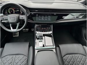 Audi Q8 (4MT)