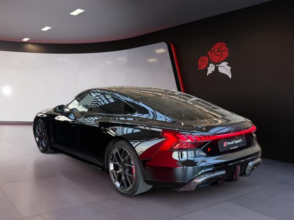 Audi e-tron GT RS (F8P)