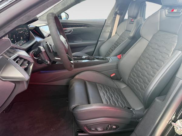 Audi e-tron GT RS (F8P)