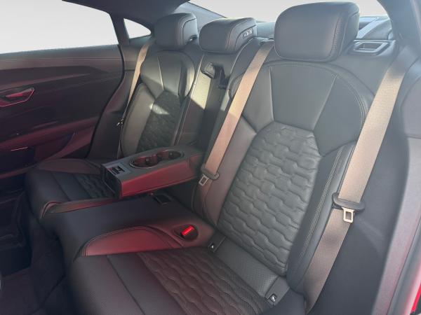 Audi e-tron GT RS (F8P)