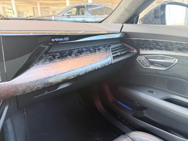 Audi e-tron GT RS (F8P)