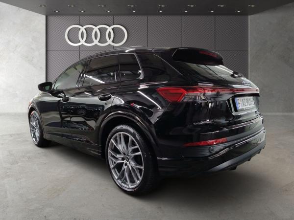 Audi Q4 e-tron Q4 45 e-tron S line Matrix-LED Sonos Navi DAB VC PDC Sitzheizung