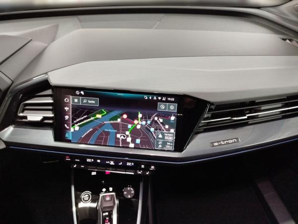 Audi Q4 e-tron Q4 45 e-tron S line Matrix-LED Sonos Navi DAB VC PDC Sitzheizung
