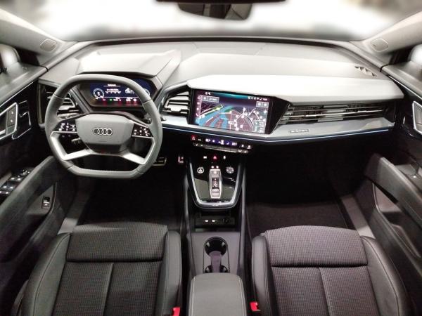 Audi Q4 e-tron Q4 45 e-tron S line Matrix-LED Sonos Navi DAB VC PDC Sitzheizung