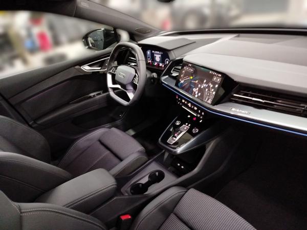 Audi Q4 e-tron Q4 45 e-tron S line Matrix-LED Sonos Navi DAB VC PDC Sitzheizung