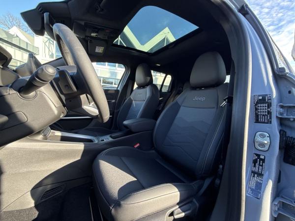 Jeep Avenger 1.2 Mild-Hybrid Summit Panoramadach