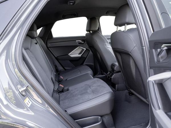 Audi Q3 35 TFSI S tronic AHK Navi LED Ganzjahresreifen