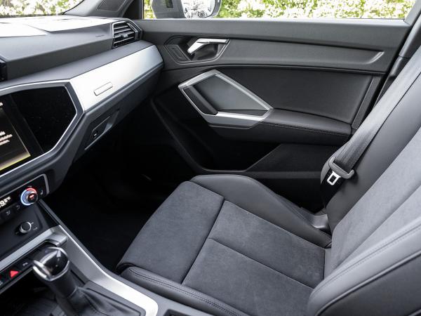 Audi Q3 35 TFSI S tronic AHK Navi LED Ganzjahresreifen