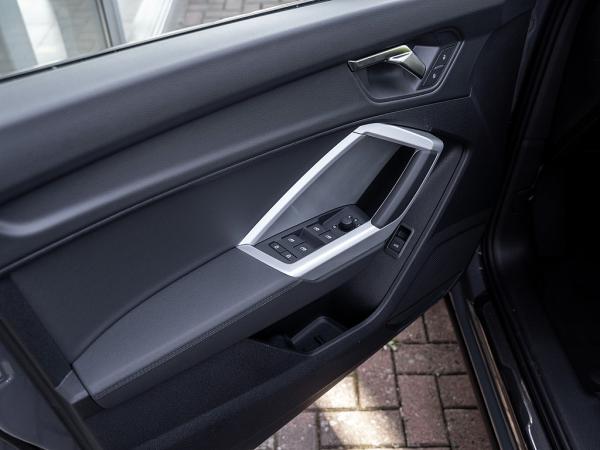 Audi Q3 35 TFSI S tronic AHK Navi LED Ganzjahresreifen