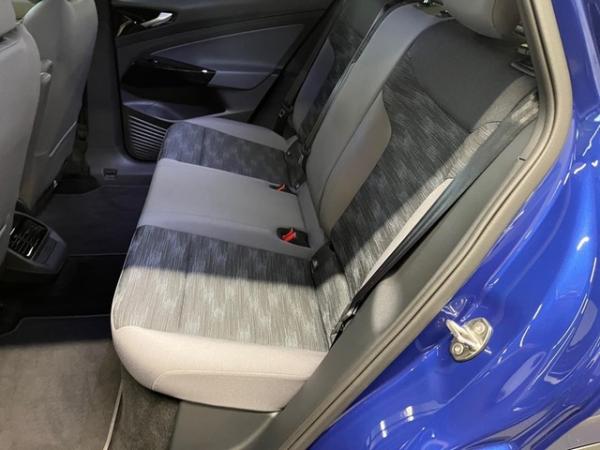 Volkswagen ID.5 Pure 125kW - Matrix-LED PDC Wärmepumpe MFL CCS Navi LM SHZ ACC CarPlay