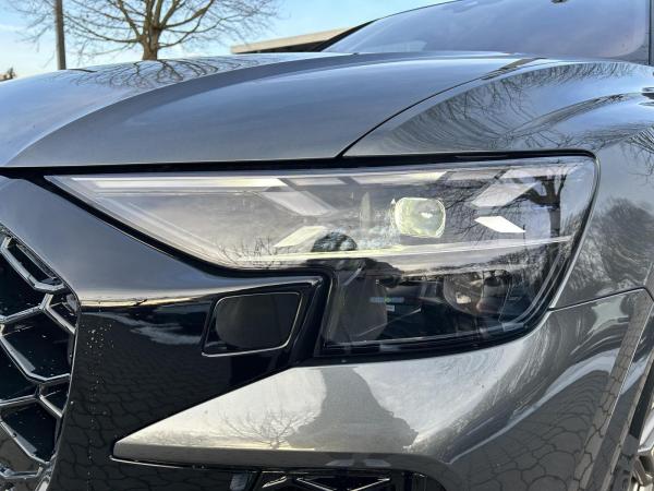 Audi RS Q8 performance *-22% RS//Offensive*