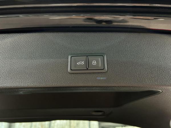 Audi Q2 S Competition 35TDI S tronic Pano/Matrix/Cam