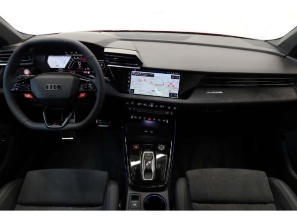 Audi RS3 Sportback TFSI quattro 280 km/h