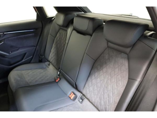 Audi RS3 Sportback TFSI quattro 280 km/h