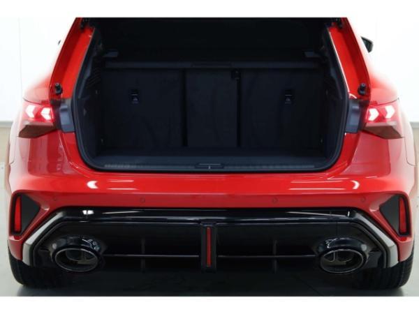 Audi RS3 Sportback TFSI quattro 280 km/h