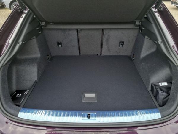Audi Q3 Sportback S line 2 x S line LED Scheinw. Pano Smartphone-interface RF-Kamera