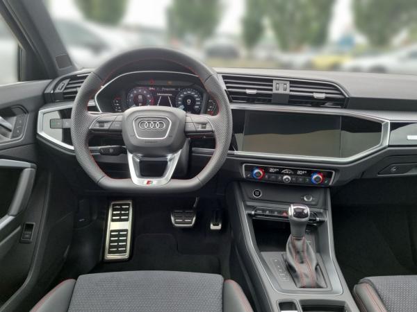 Audi Q3 Sportback S line 2 x S line LED Scheinw. Pano Smartphone-interface RF-Kamera