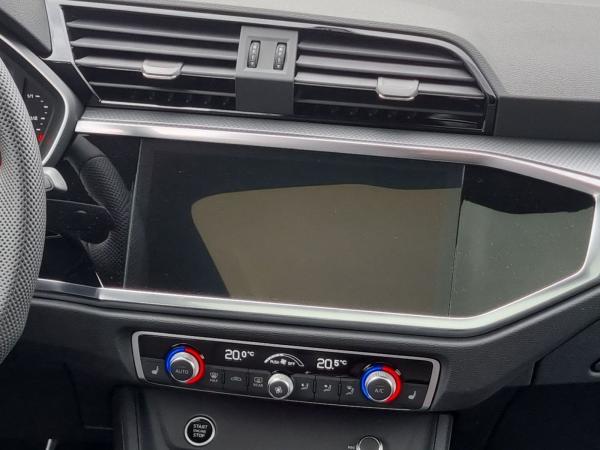 Audi Q3 Sportback S line 2 x S line LED Scheinw. Pano Smartphone-interface RF-Kamera