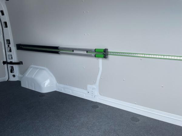 Renault Master dCi150 L3H2 BOTT-Innenausbau Navigation