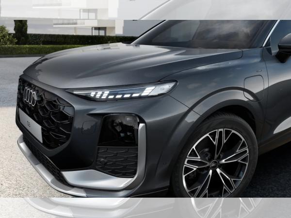 Audi Q3 Sportback e-hybrid S tronic   ⇒ S-Line   ⇒ 200 kW    ⇒ Tech-Plus-Paket   ⇒ 19"