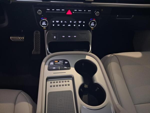 Hyundai IONIQ 9 HYUNDAI IONIQ 9 110 KWH (307 PS) 4WD UNIQ PANORAMA-GLAS-SCHIEBEDACH