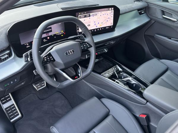 Audi Q3 TFSI S tronic Digitales Cockpit Navi Kamera
