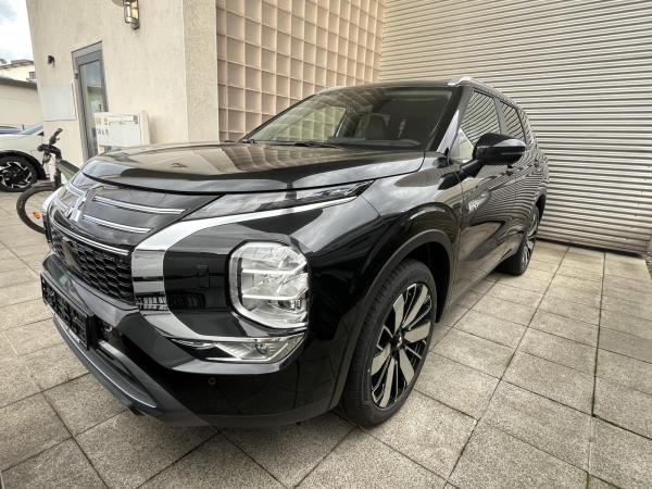 Mitsubishi Outlander 2.4 PHEV 4WD Intro