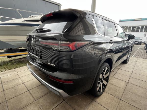 Mitsubishi Outlander 2.4 PHEV 4WD Intro