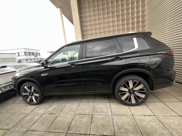 Mitsubishi Outlander 2.4 PHEV 4WD Intro