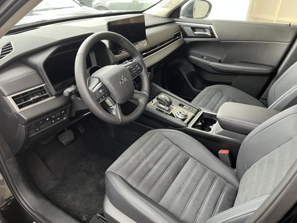 Mitsubishi Outlander 2.4 PHEV 4WD Intro