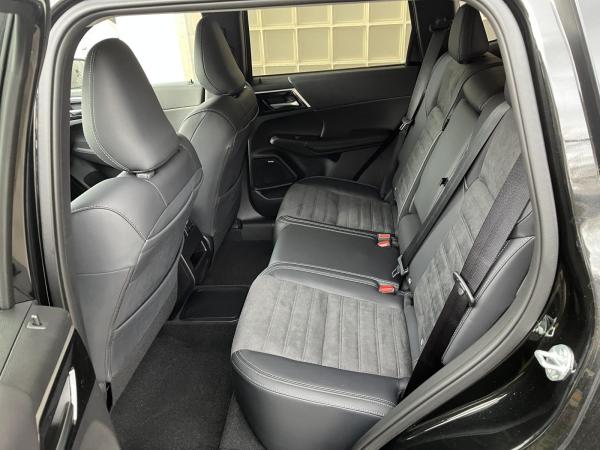 Mitsubishi Outlander 2.4 PHEV 4WD Intro