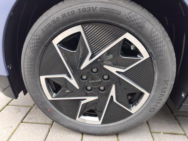 LYNK & Co 02 Core ALLE FARBEN G